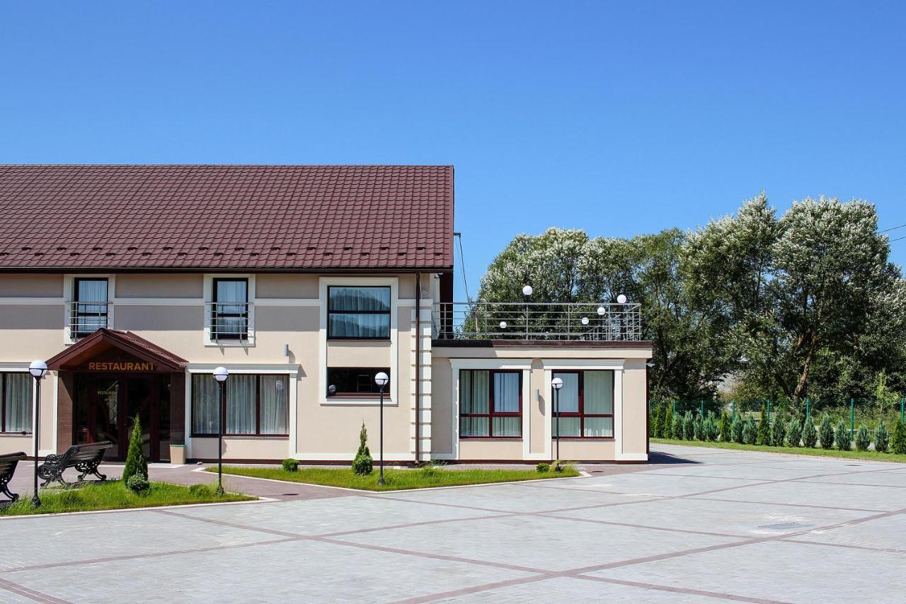 Роляда Hotel Tysmenytsia Exterior photo