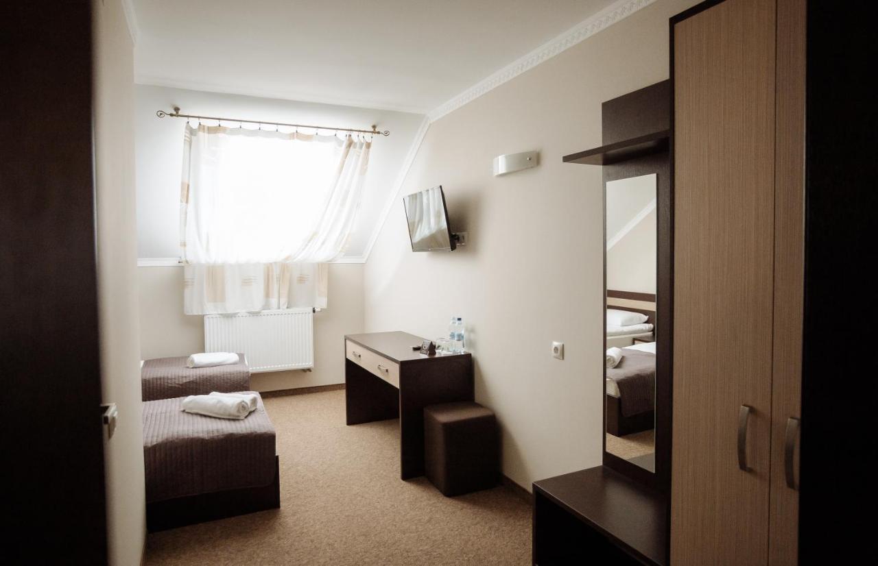 Роляда Hotel Tysmenytsia Exterior photo