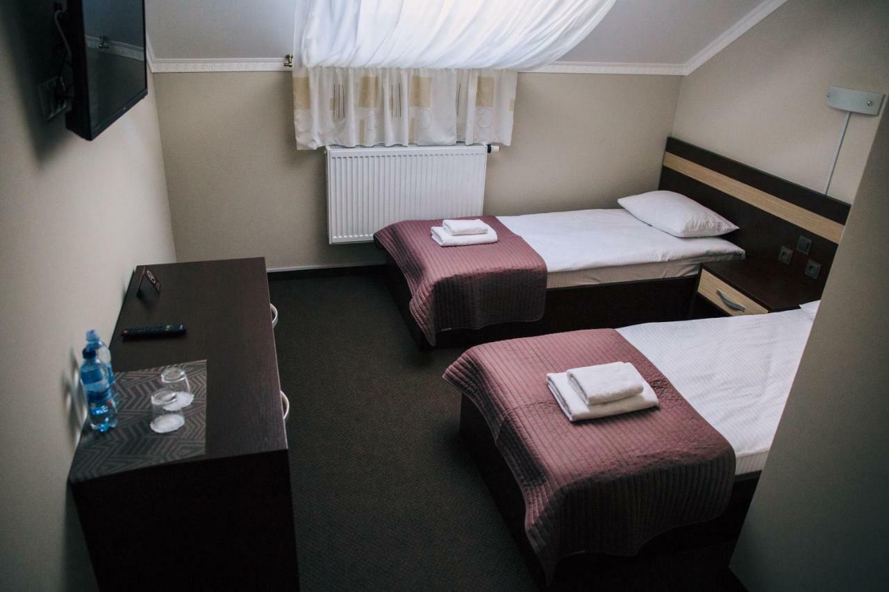 Роляда Hotel Tysmenytsia Exterior photo