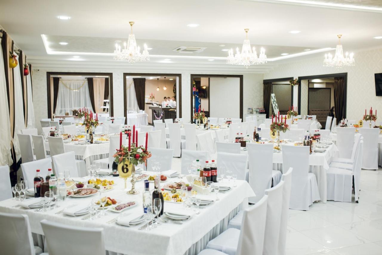 Роляда Hotel Tysmenytsia Exterior photo